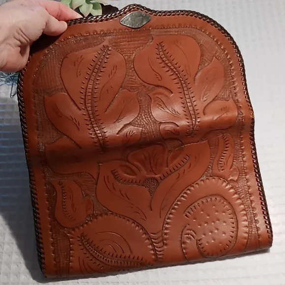 Handcrafted Hand Tooled Leather Clutch Chestnut Brown Tropical Leaf Design - Picture 5 of 13